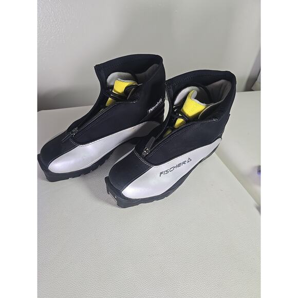 Fischer Nordic Cross Country Ski Boots Size Kids EU37 US 5 Snow Holiday Winter - Picture 2 of 9